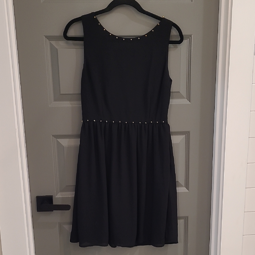 Elegant Black Sleeveless Dress